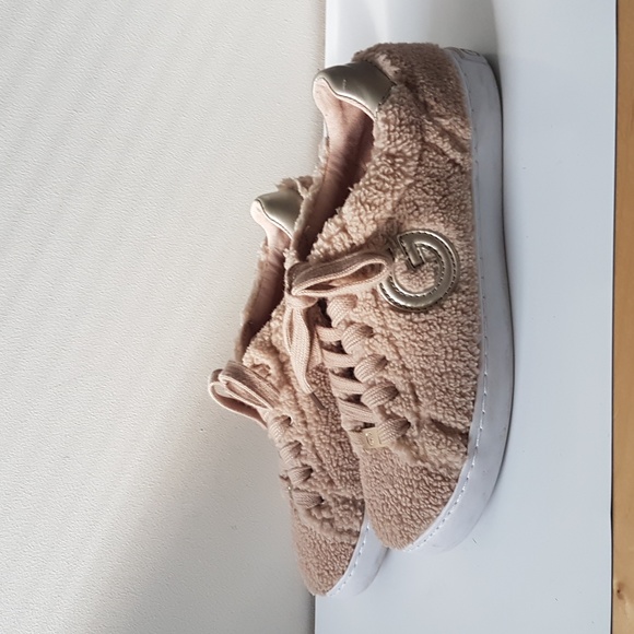 Guess Teddy Sneakers - Picture 2 of 7